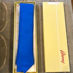 NWT Silk brioni tie blue